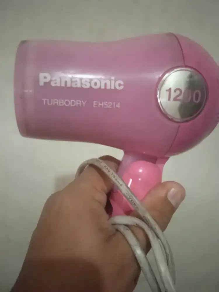 Hairdryer masih bagus dan panas