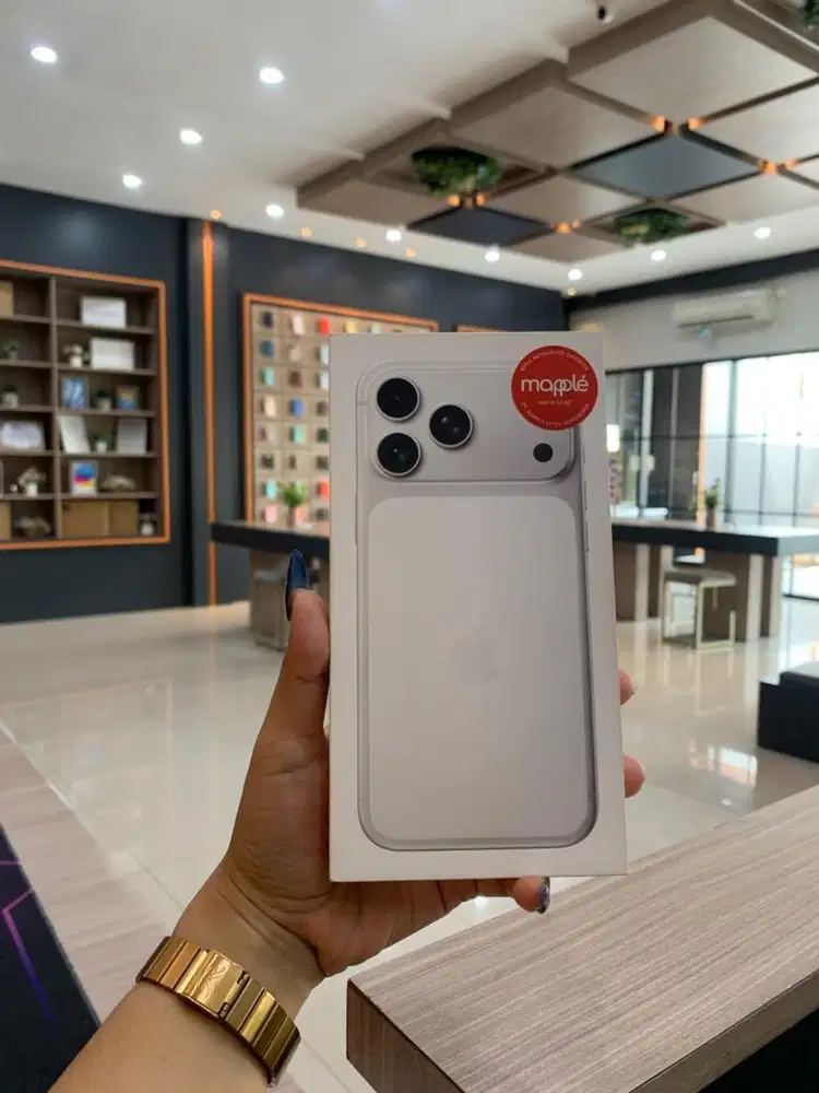 Iphone 17pro silver brand new 256gb