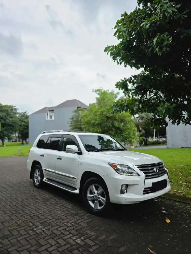 JUAL CASH TERMURAH LX570 2011