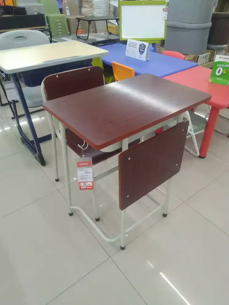 Meja sekolah set