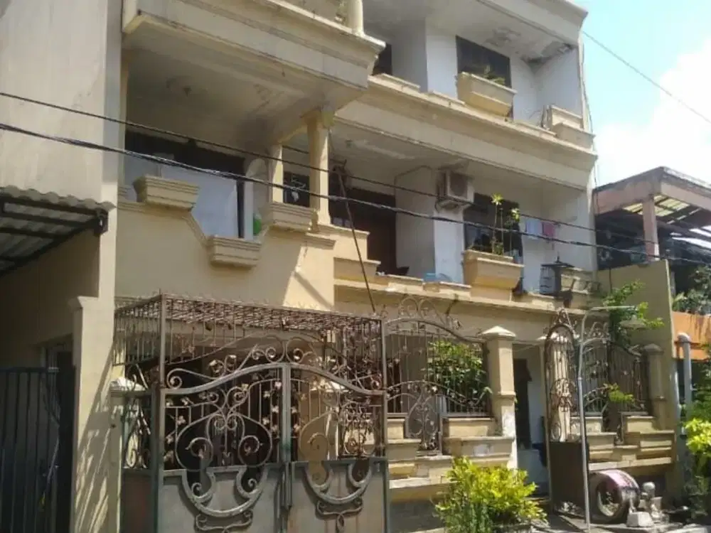 Dijual Super Murah Rumah 3 Lantai Di Rungkut Menanggal Dekat Yakaya dan Kampus UPN Surabaya