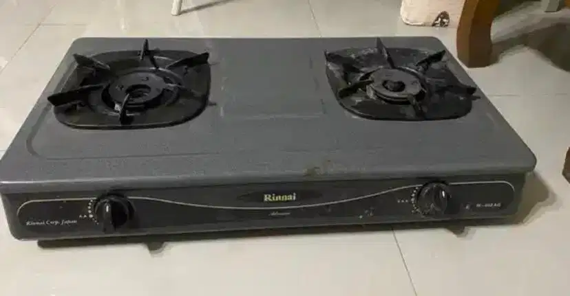 DiJuaL kompor dua tungku