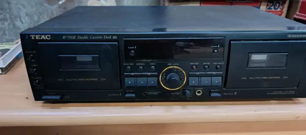 Tape teac W 1200