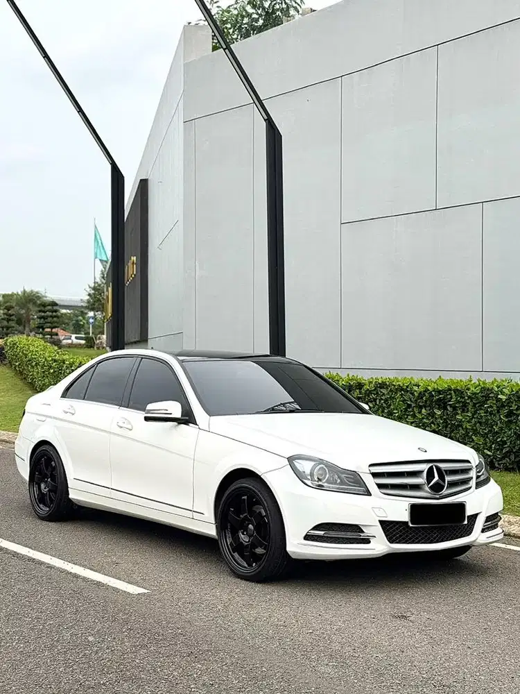 SUPER ISTIMEWA! Mercedes Benz C200 1.8 Avantgarde A/T 2014