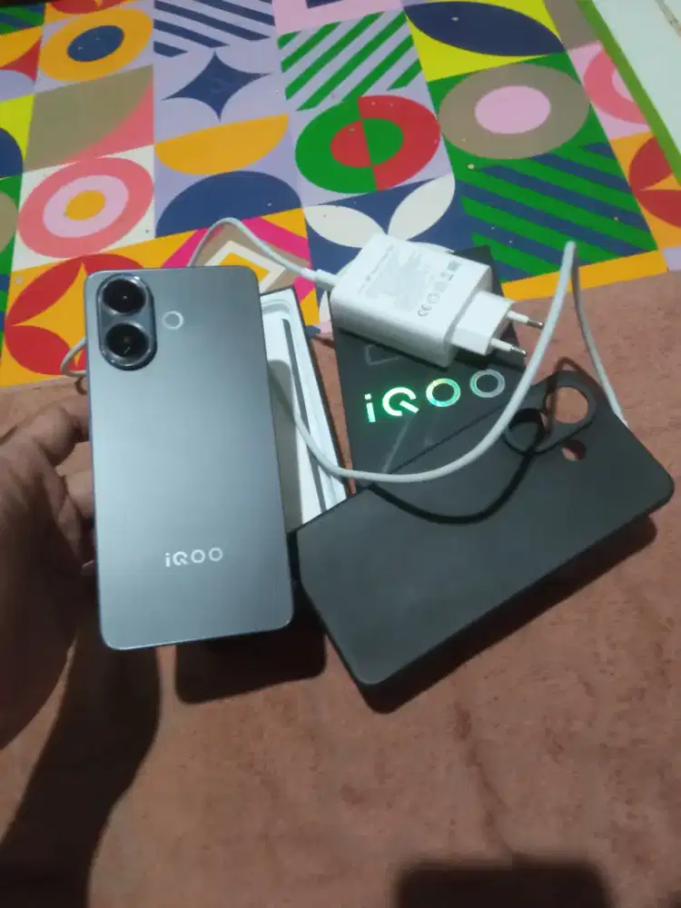 Vivo Iqoo z10r 8+8/256 fullset mulus nominus normal brgaransi panjang