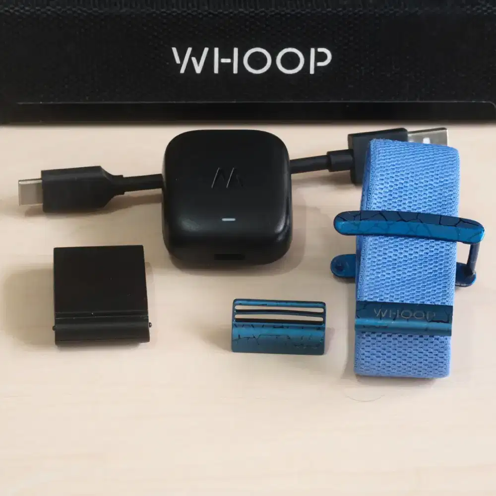 WHOOP 4.0 smartband fitness tracker