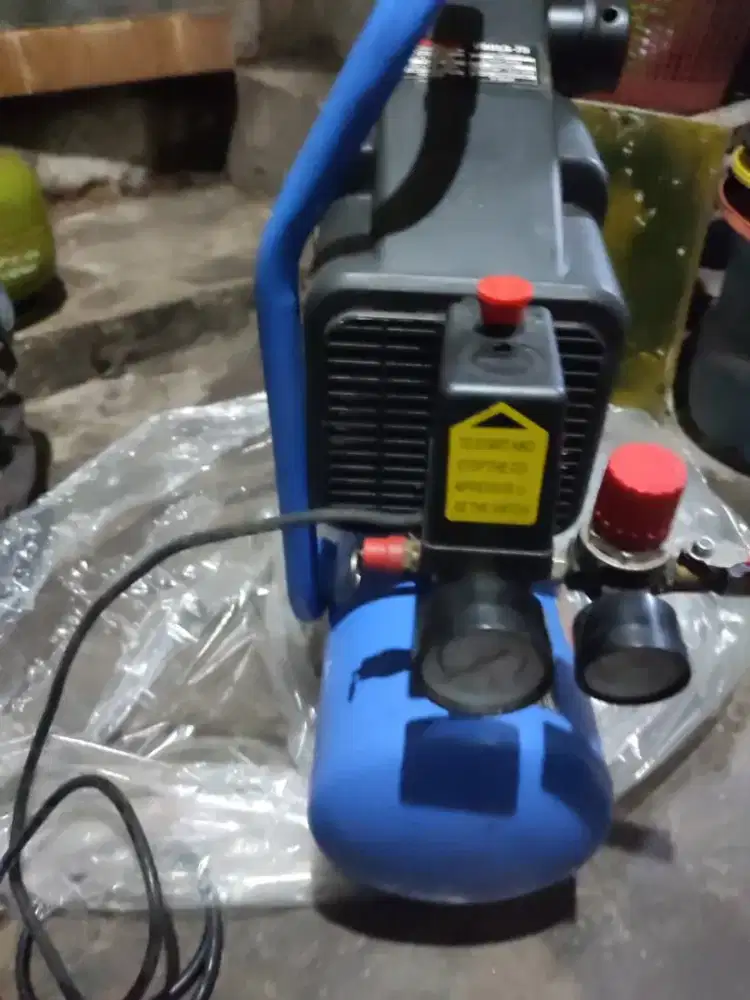 kompresor LAKONI model imola 75, power 0,75, tank 10 liter