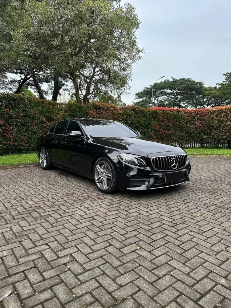 Mercedes Benz E300 AMG 2017 NIK 2017