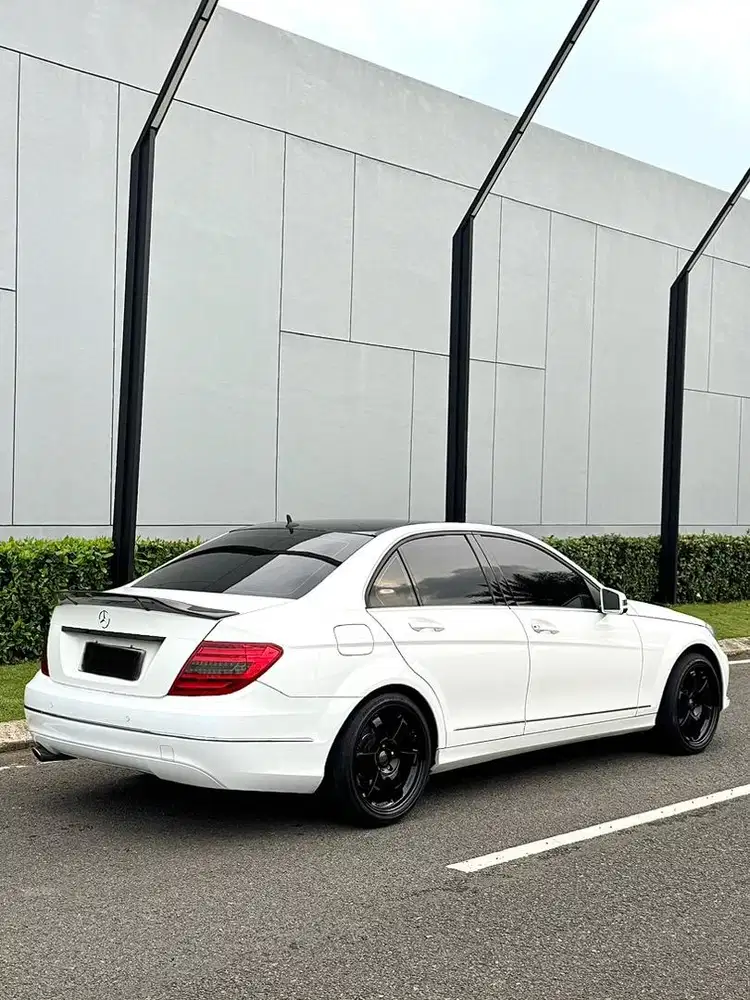 KM LOW! Mercedes Benz C200 1.8 Avantgarde A/T 2014