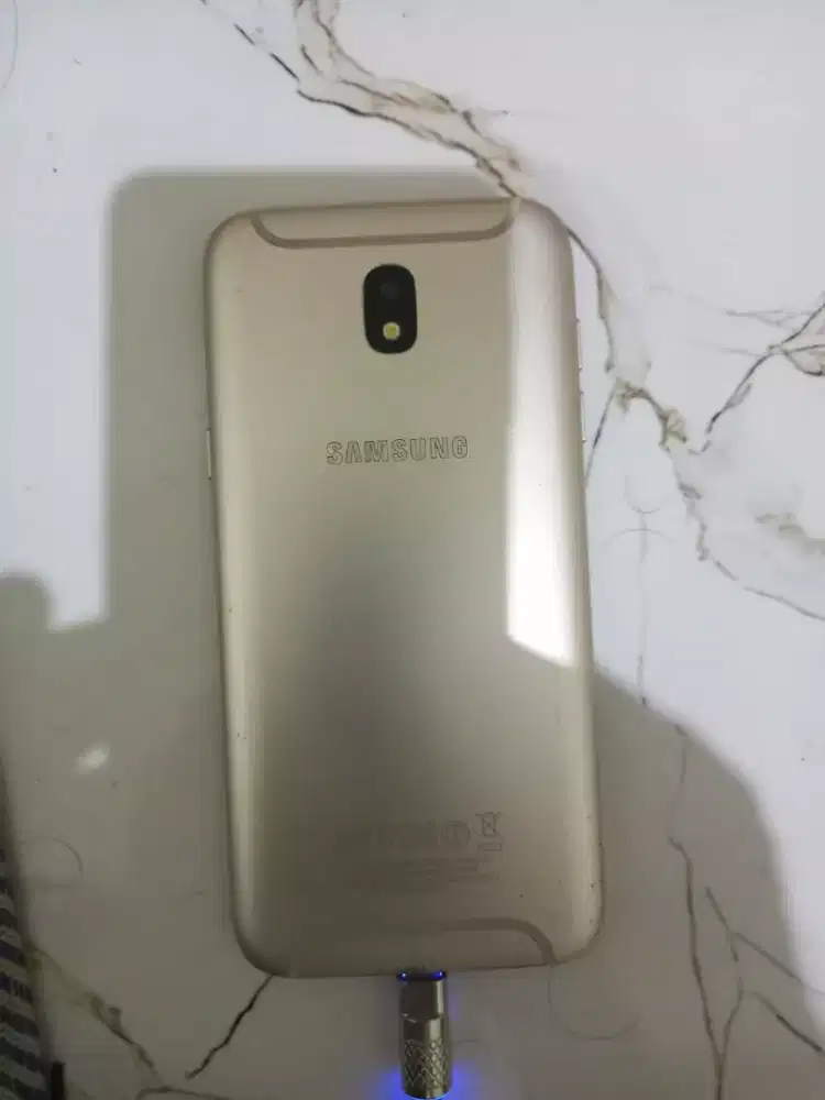 Samsung J5 pro warna gold mulus