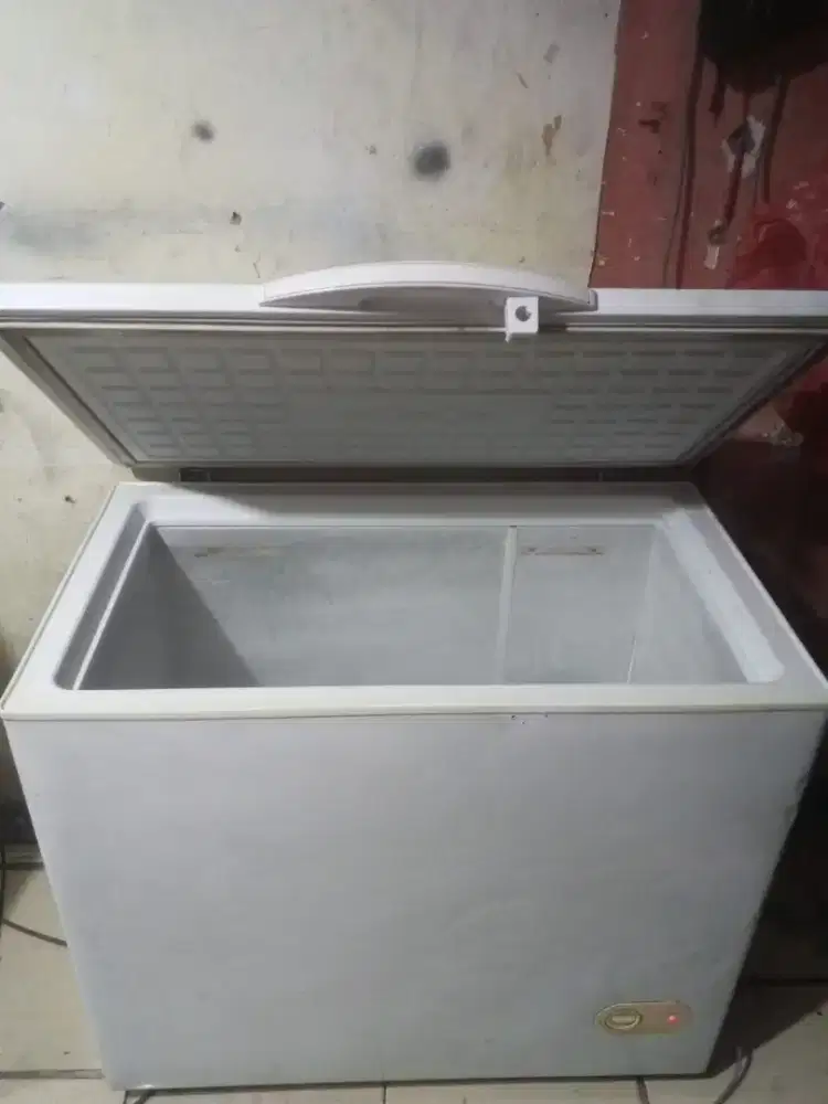 Jual bu freezer box kapasitas 200 liter normal no kendala