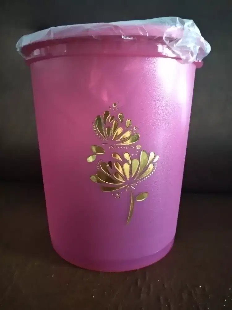 SALE !! Medium mosaic canister Tupperware