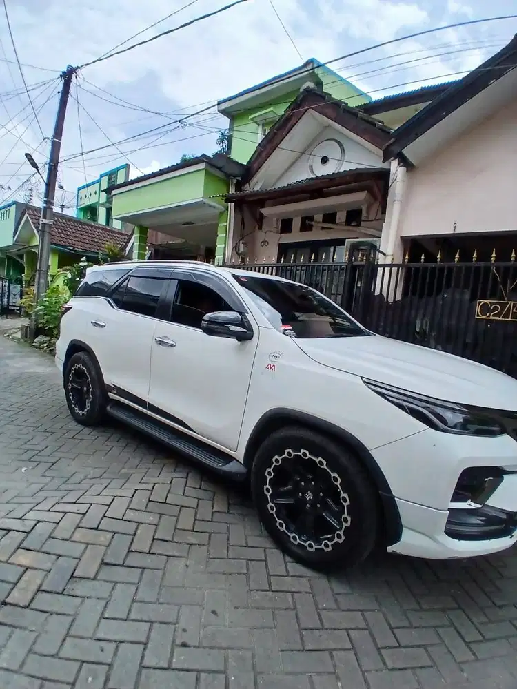 2022 Toyota Fortuner GR 2.8 Putih