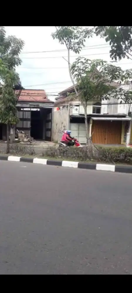TOKO STRATEGIS JALAN SOEKARNO HATTA SEMTIM
