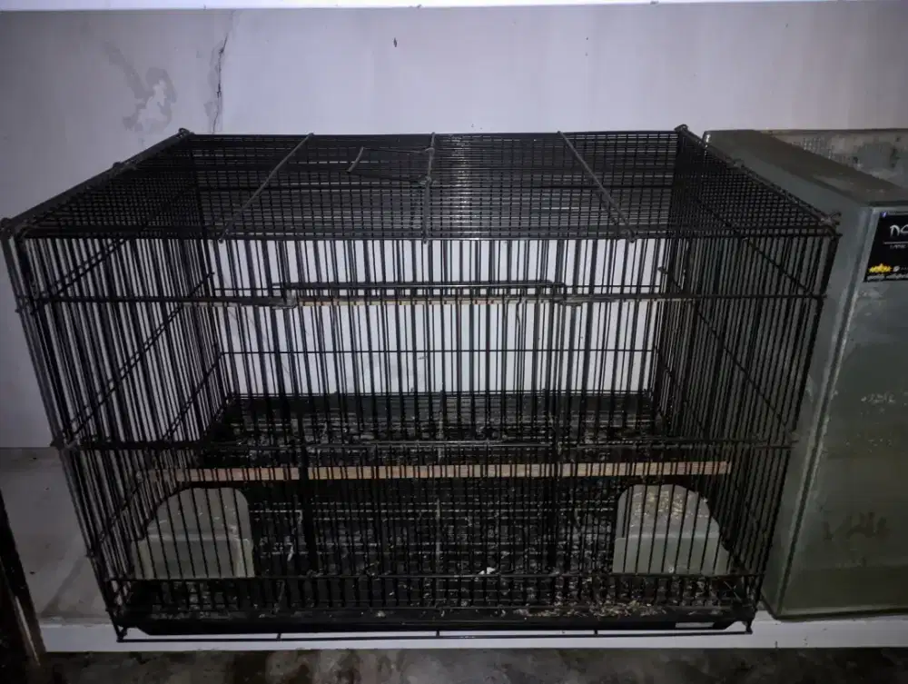 Sangkar kotak besi