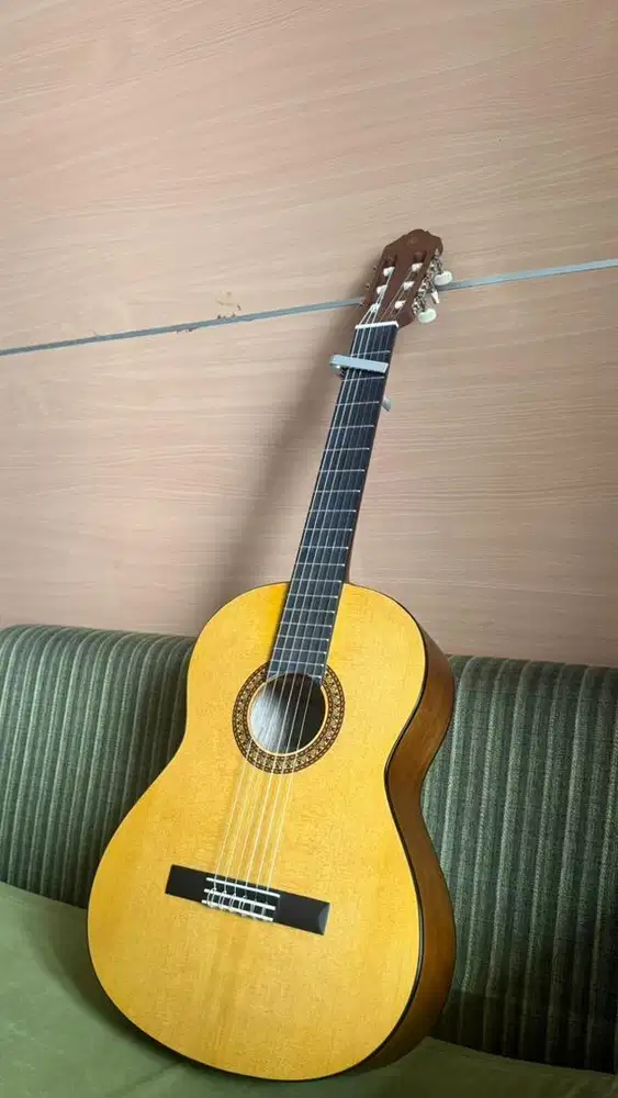 Yamaha Klasik C315 ORIGINAL + Capo + Tas Gitar (softcase)