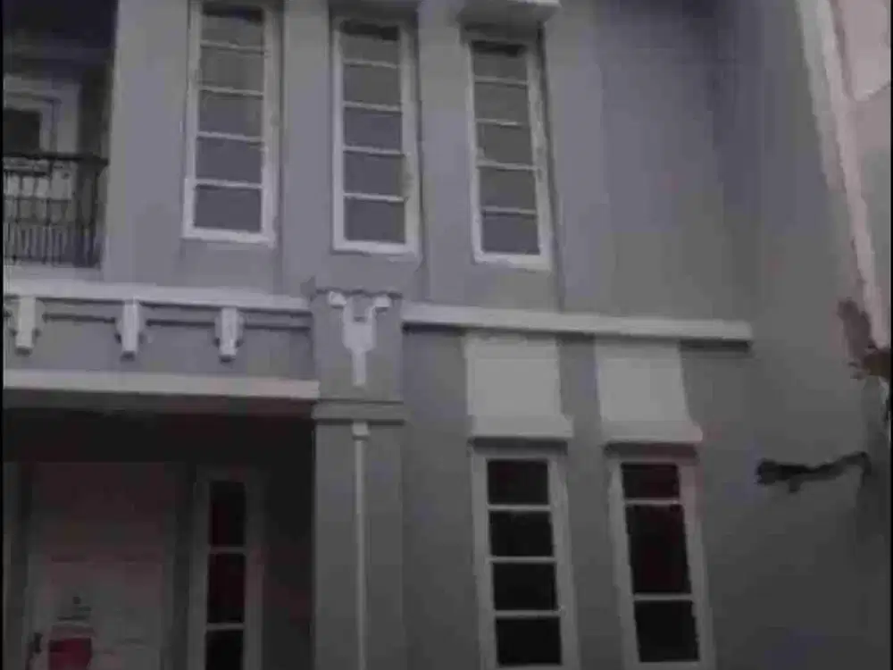 DISEWAKAN RUMAH LEGENDA WISATA