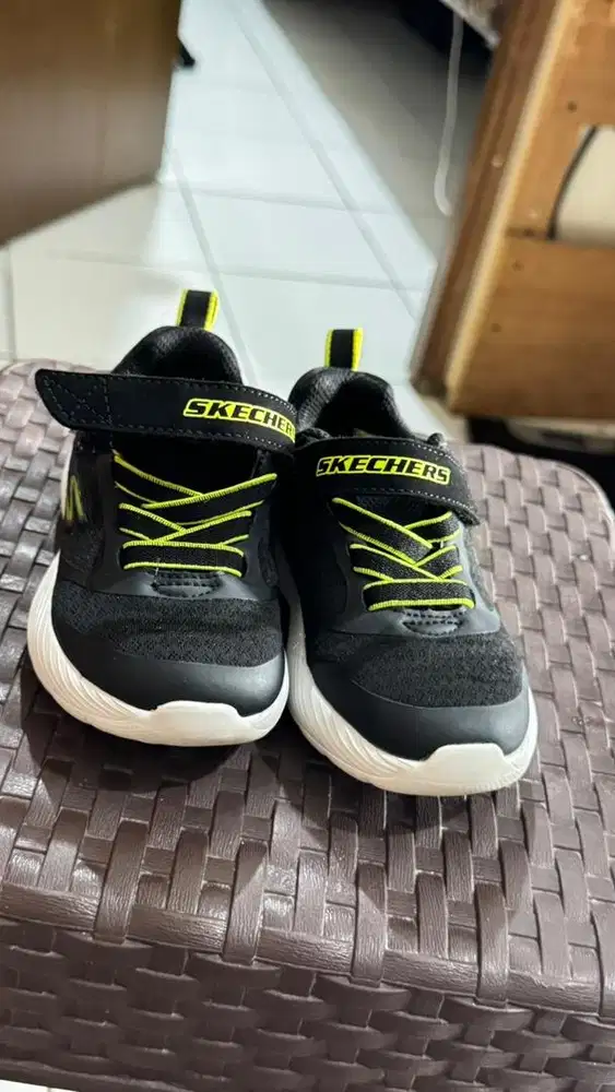 Sepatu skechers anak 3 tahun