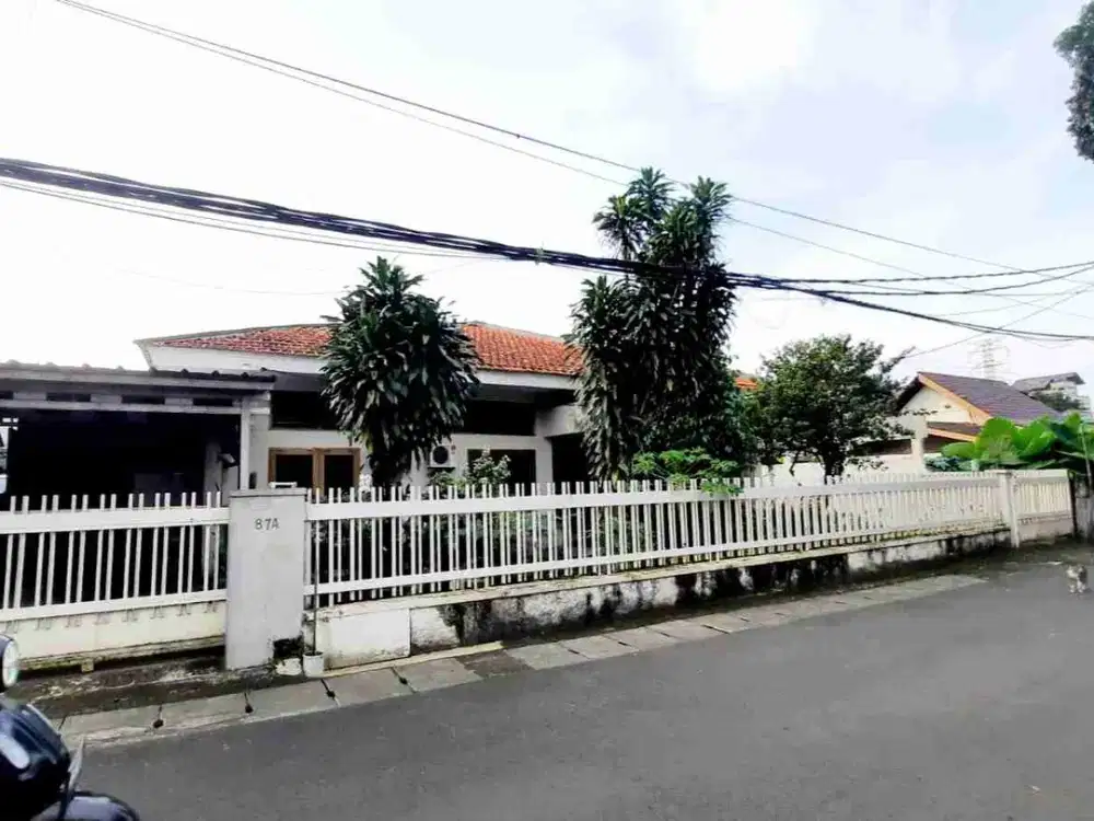 Rumah lama dlm komplek jalan lebar di Tb Simatupang Pasar Minggu ls.450mtr Shm