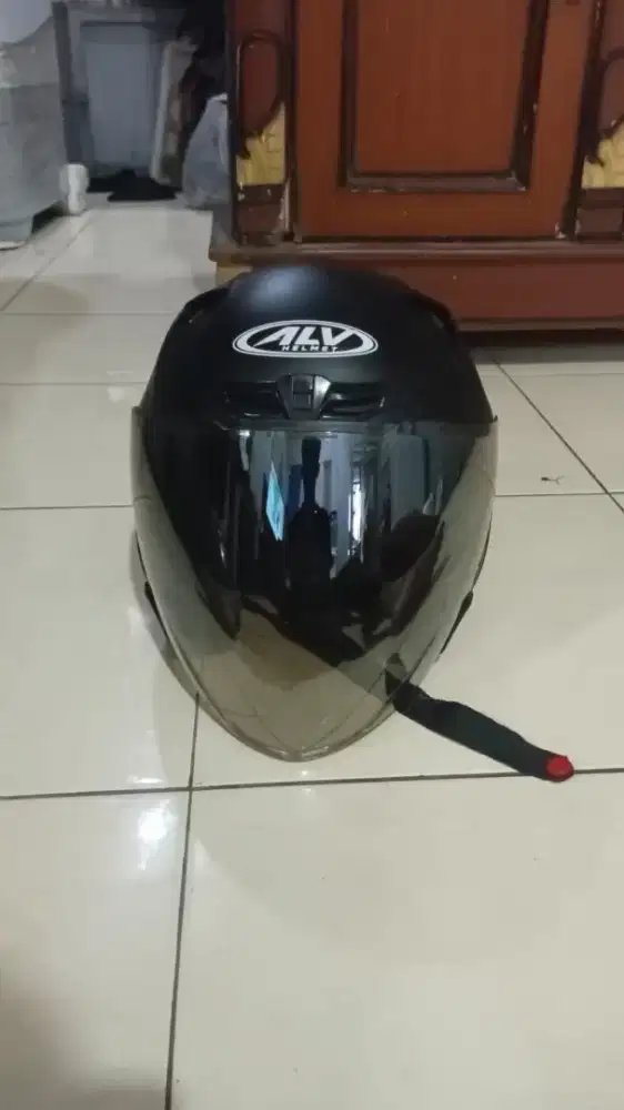 Jual helm merek alv