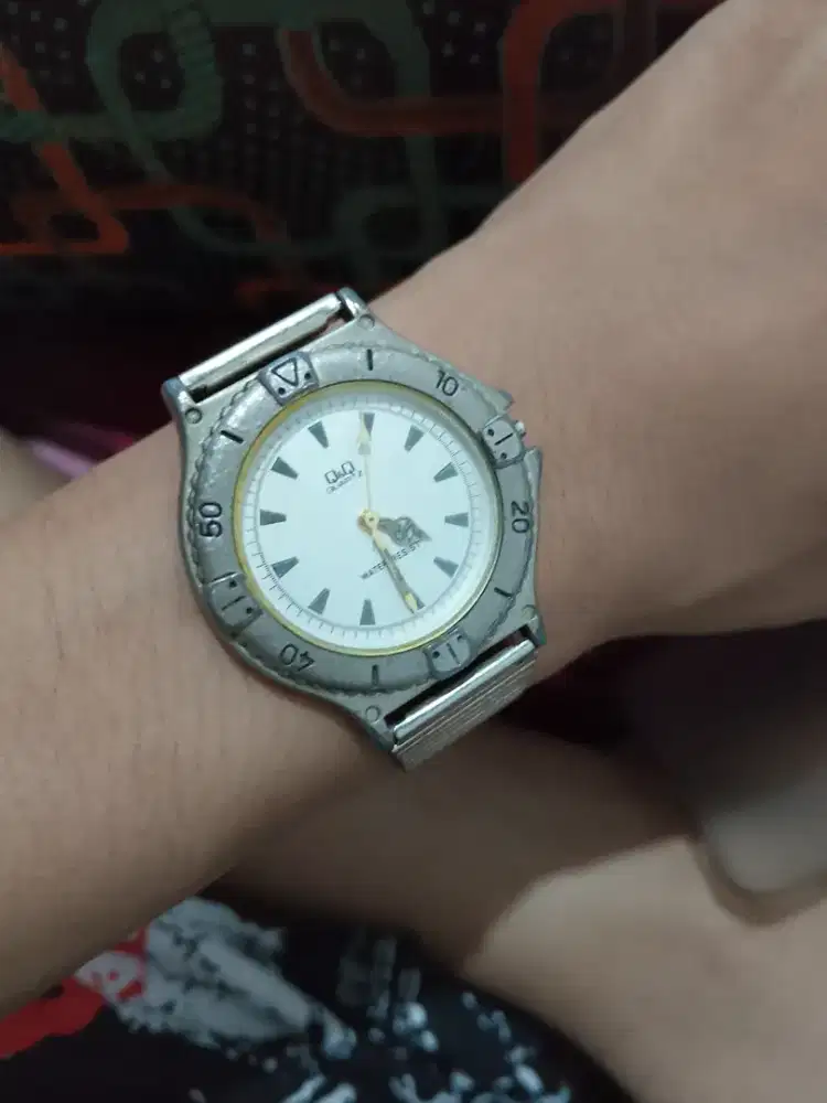 jam tangan Q&Q QnQ
