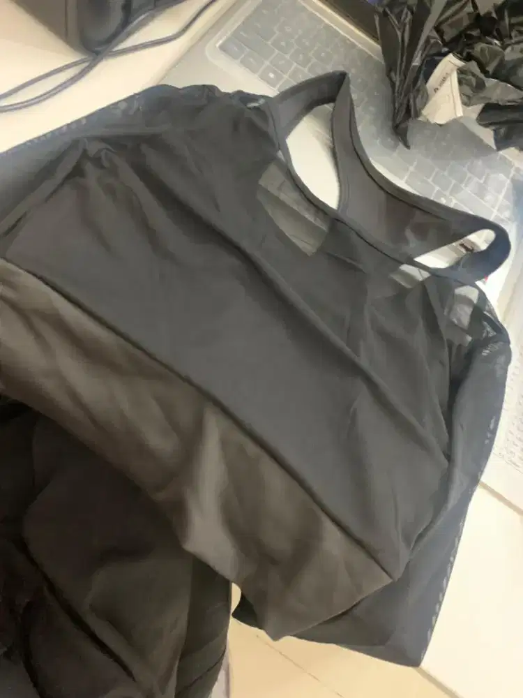 Baju olahraga wanita lengan panjag