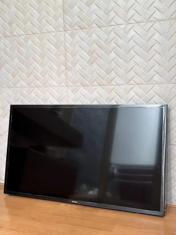 TV Samsung 40 Inch LED