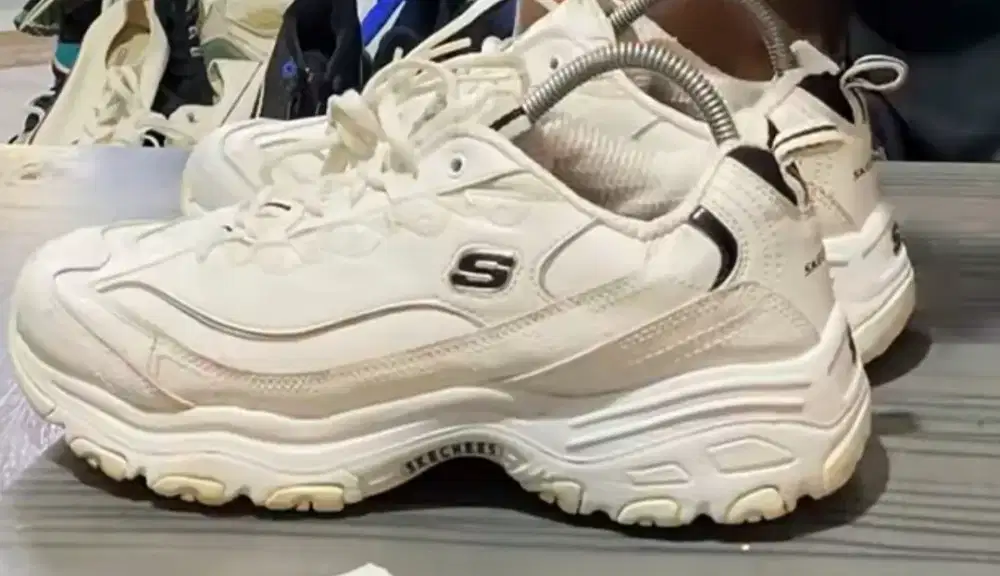 Sepatu skechers size 42 insole 27cm