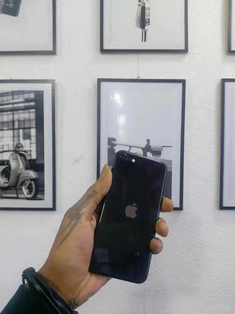 Iphone SE 2 64gb wifi only  bfass pemakaian pribadi