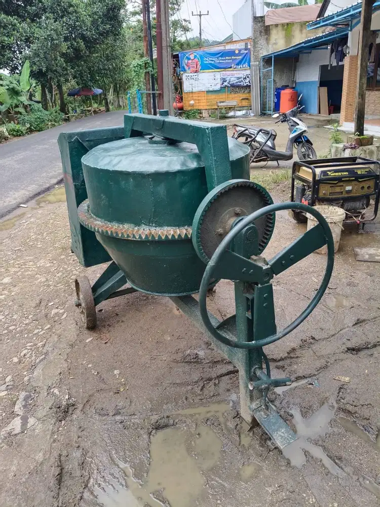 Jual Mesin Molen Cor Beton Merk AAA Kondisi Siap Pakai