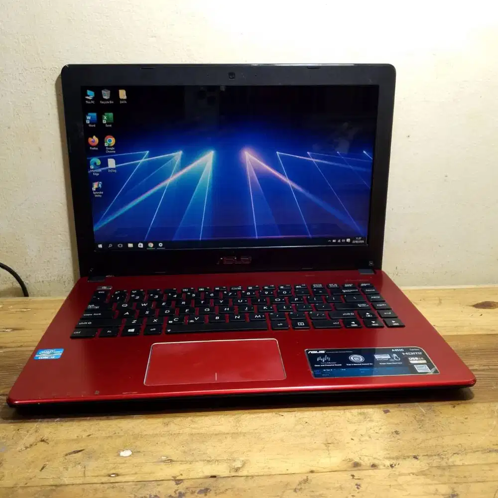 Laptop Toshiba Ram 4 GB siap pakai