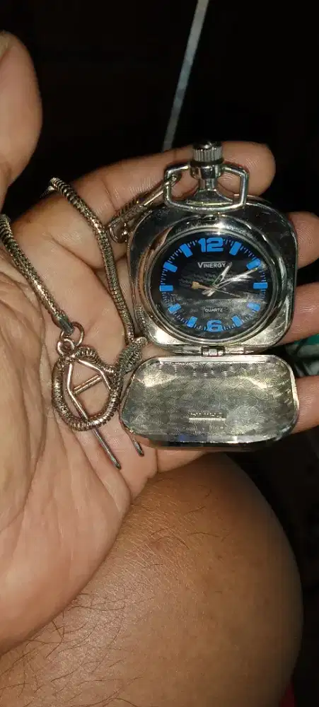 Jam kantong merk Vineroy