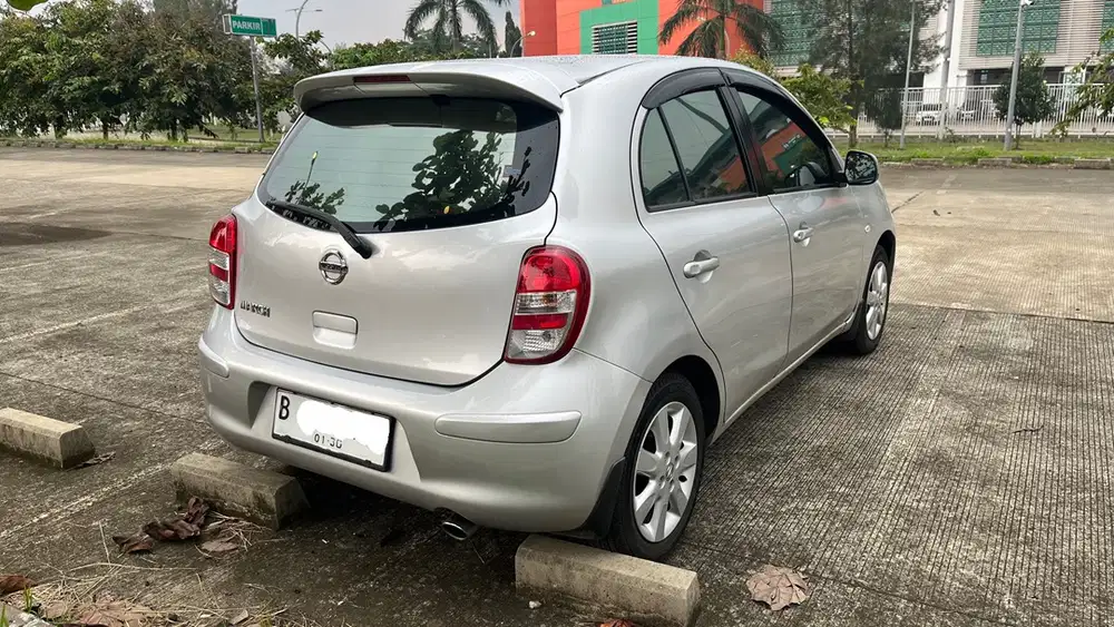 Nissan March XS AT 2011 silver