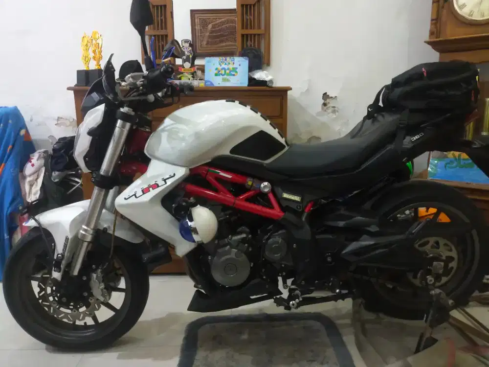 Benelli tnt Motor 250cc suara moge