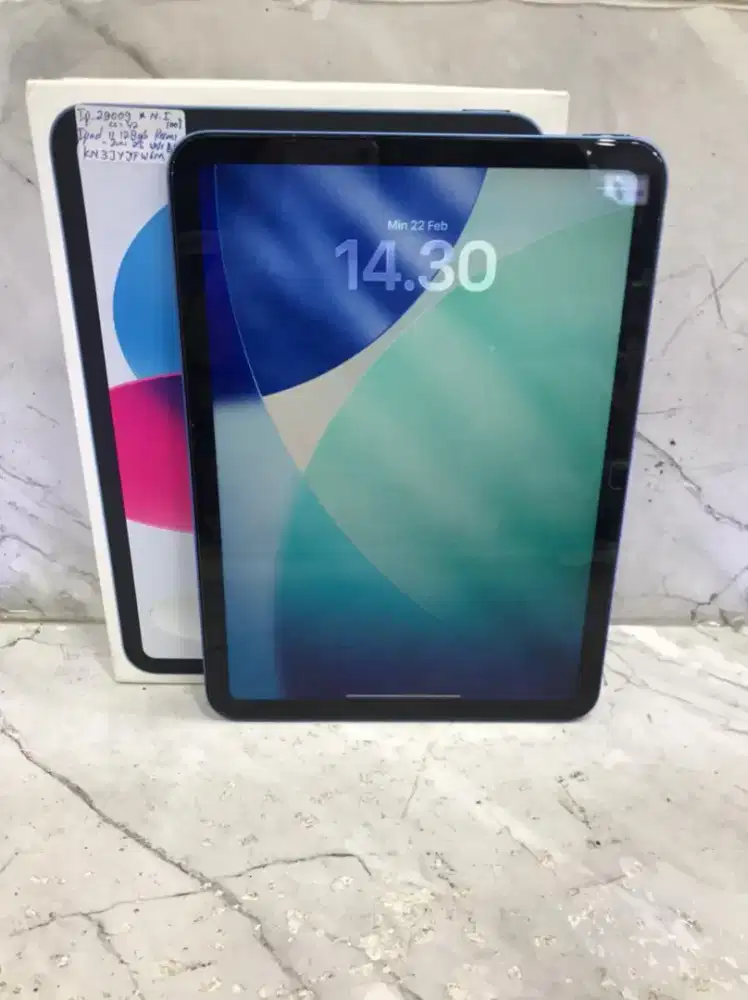 iPad 11 128gb Blue second bergaransi resmi