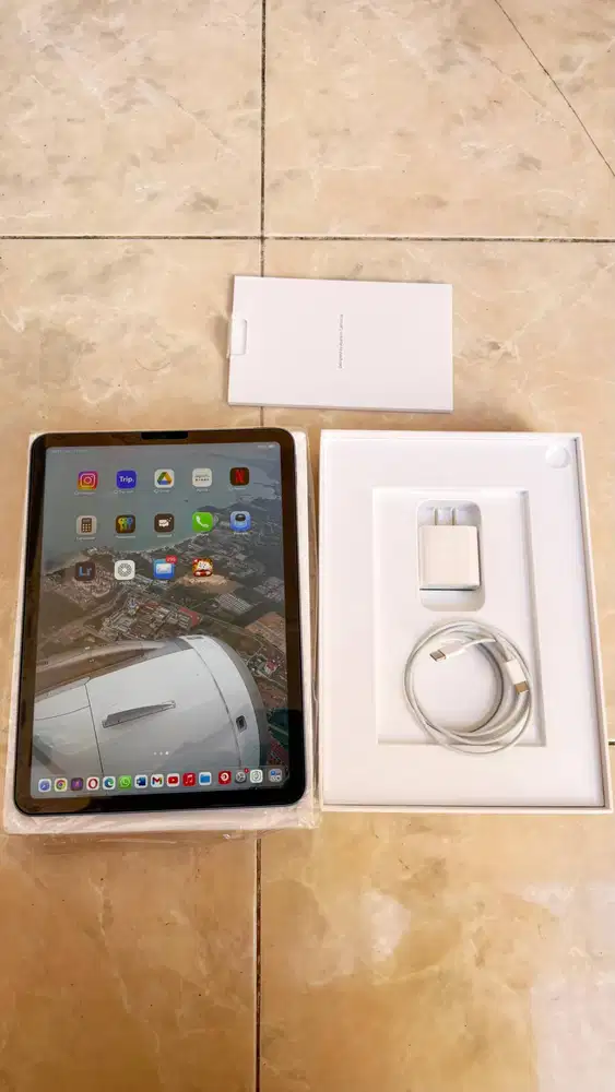 iPad Air 5 M1 64Gb Purple Wifi Fulset Ori Like New Garansi Panjang