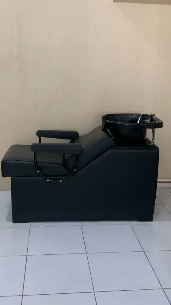 Perlengkapan salon kecantikan