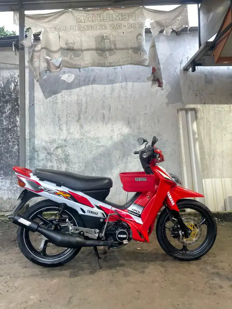Yamaha fizr 2001