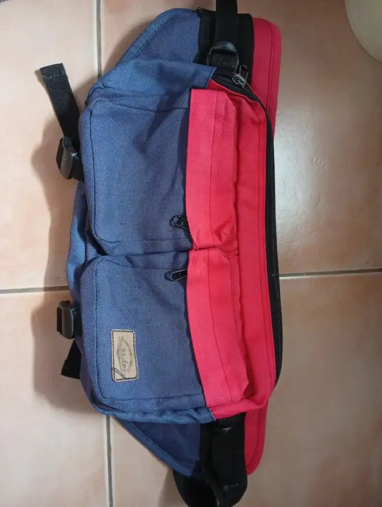 Tas cowo sling bag.