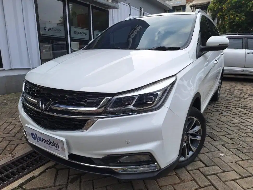 DP RENDAH Wuling Cortez 1.5 LT Lux Plus Bensin-AT 2019 TIES