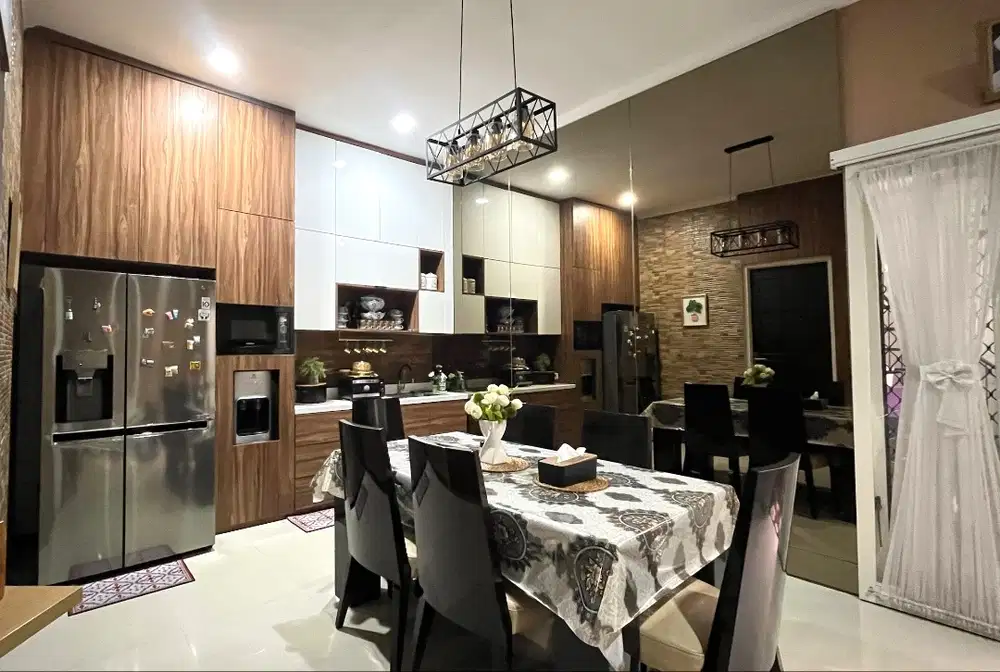Jual/Sewa Luxury Home Surabaya 3+1KT Furnished Mewah Siap Huni!