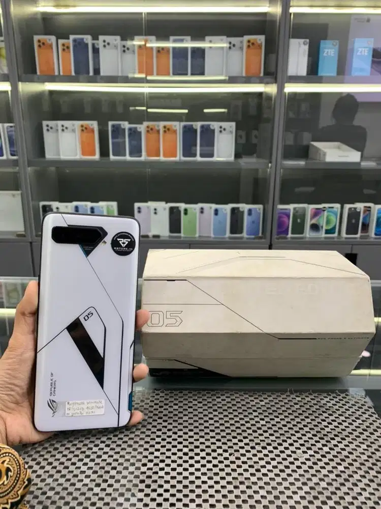 rogphone ultimate 5 18/512Gb fullset, ex garansi resmi/indonesia