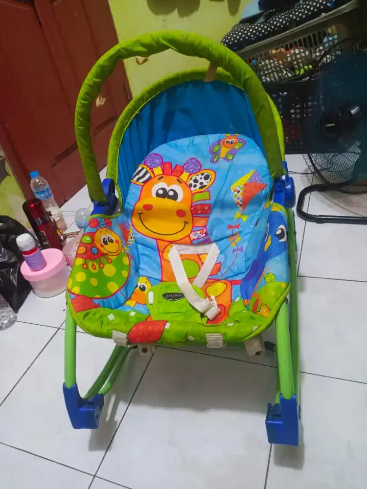 Baby bouncer ayunan bayi