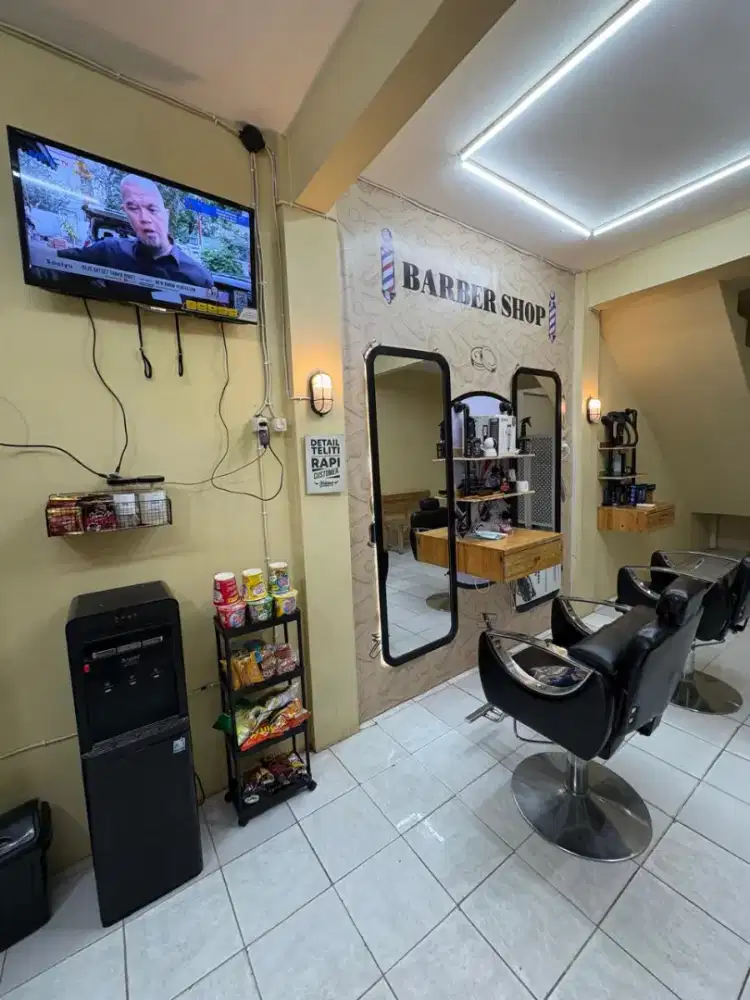 Take over Barbershop salon dan nail art