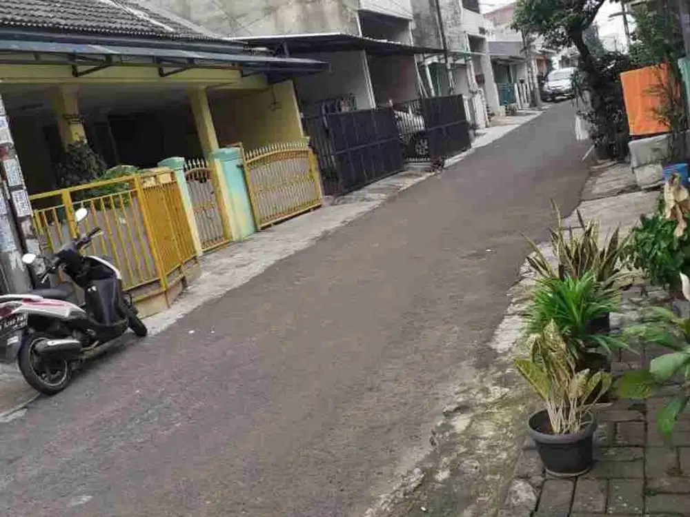 Rumah 1,5 lantai Griya Loka BSD