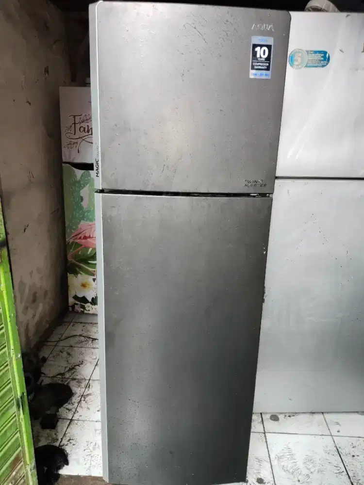 Kulkas aqua 2 pintu bagus normal dingin beku siap pakai