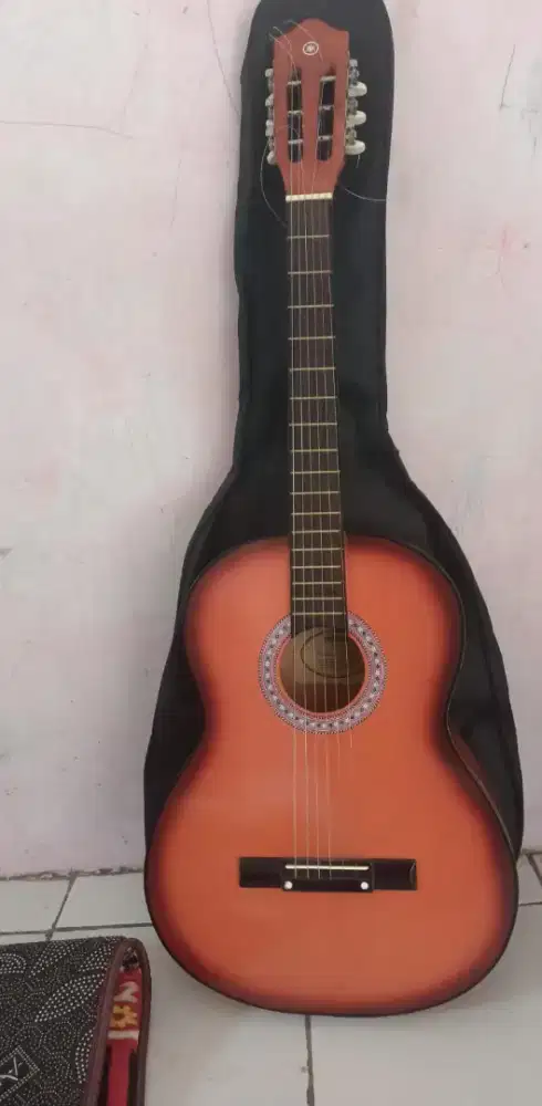 Gitar merk yamaha