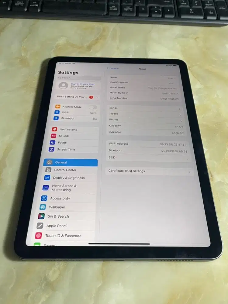 Ipad Air 10.9 inch 2022 M1 (5th gen) 64gb Wifi only Like new 9.8/10