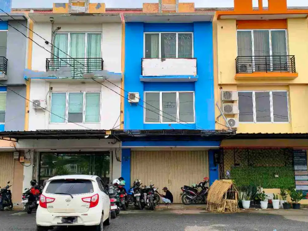 Ruko 3 Lantai Siap Pakai di Aralia Harapan Indah