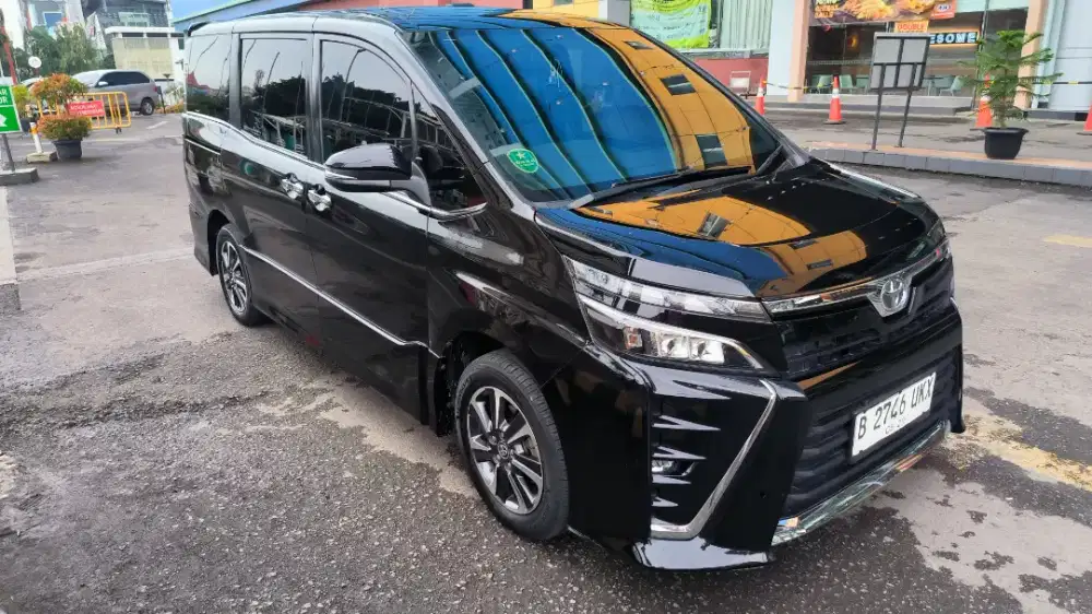 TOYOTA VOXY 2.0 AT 2019 km 68 ribu KONDISI ISTIMEWA